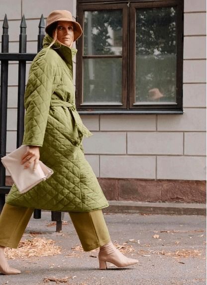 羽絨服 闊腿褲誰穿都好看 冬季慵懶隨意的時(shí)髦感,這4組照著穿